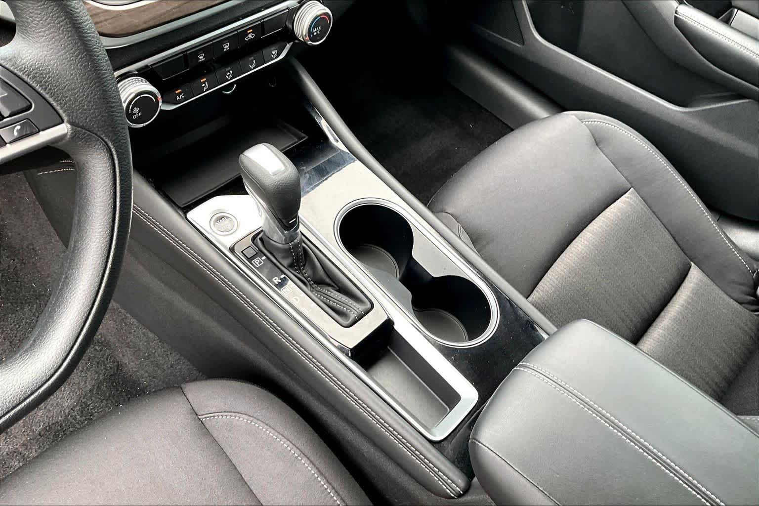 2023 Nissan Altima photo 17 of 35
