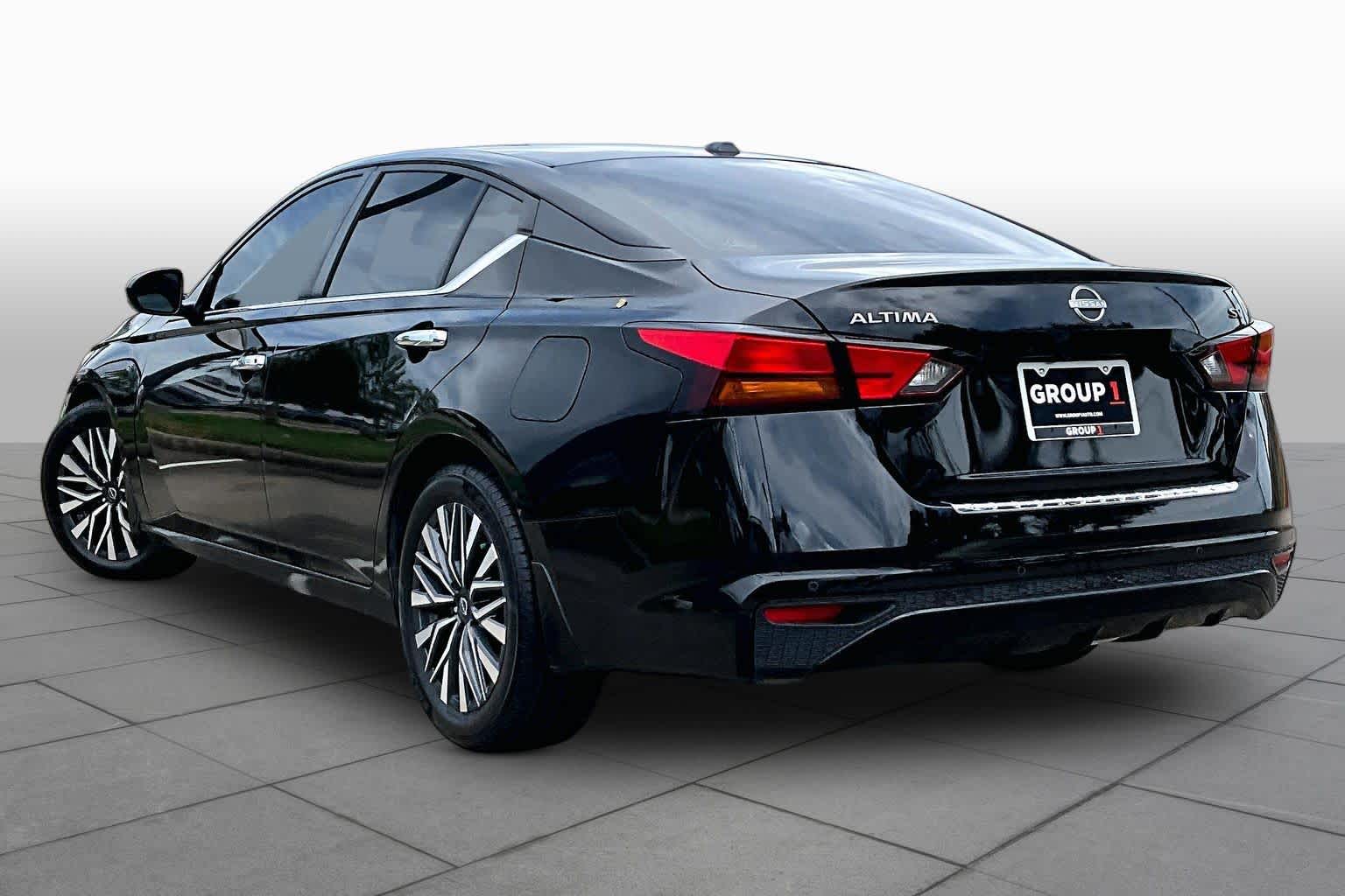 2023 Nissan Altima photo 12 of 35