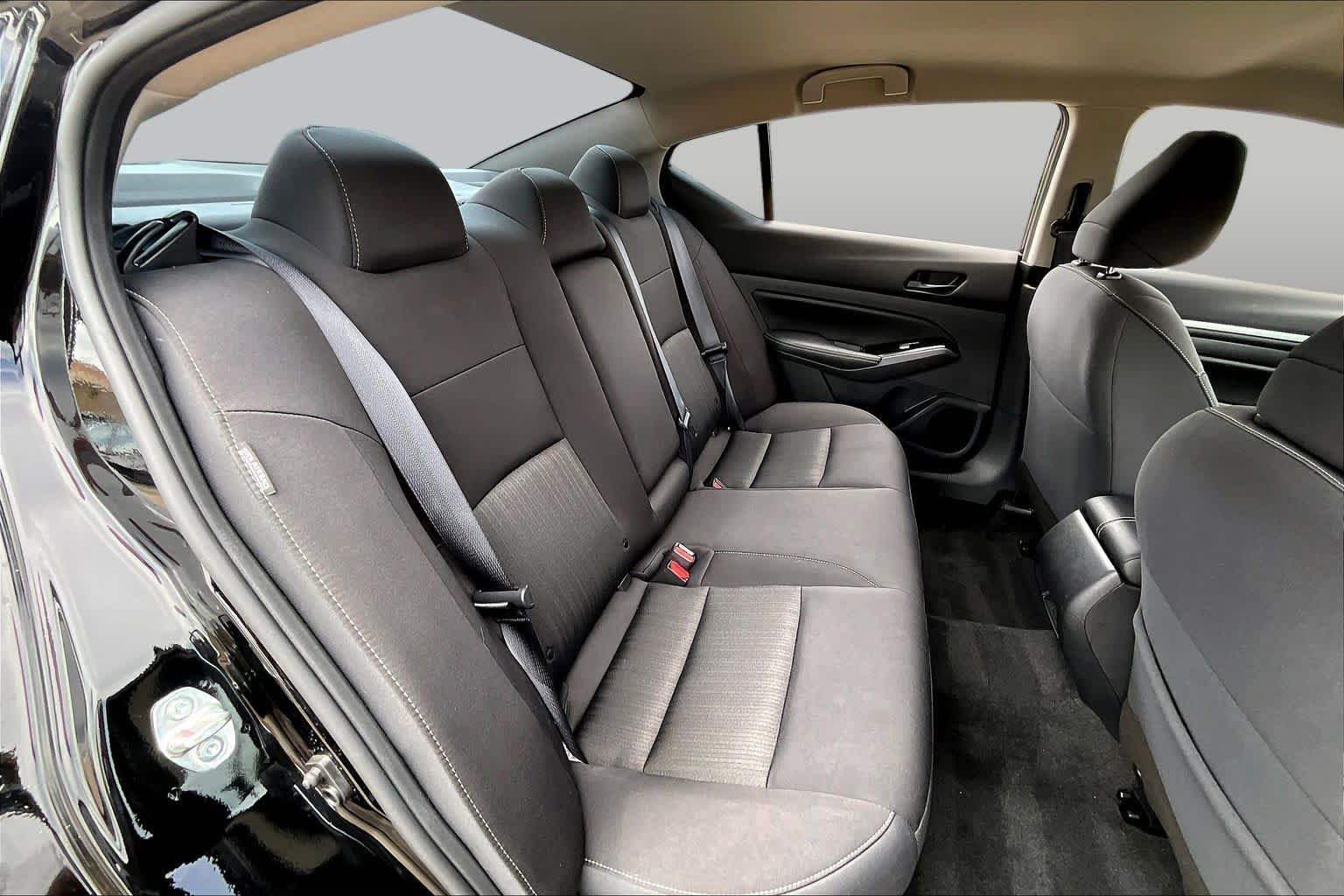 2023 Nissan Altima photo 21 of 35
