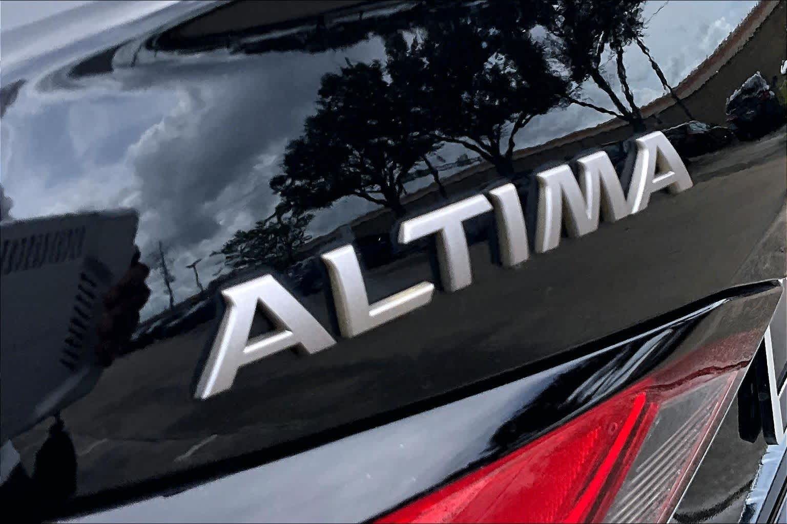 2023 Nissan Altima photo 31 of 35