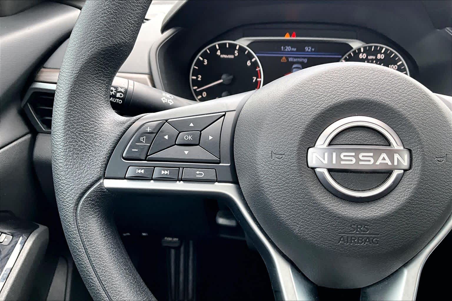 2023 Nissan Altima photo 24 of 35