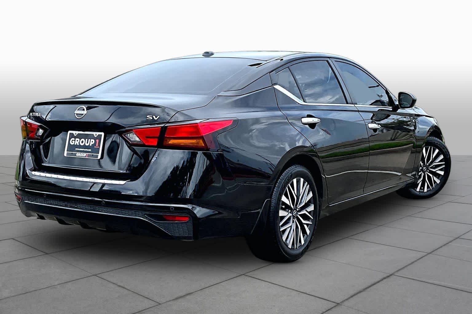 2023 Nissan Altima photo 13 of 35
