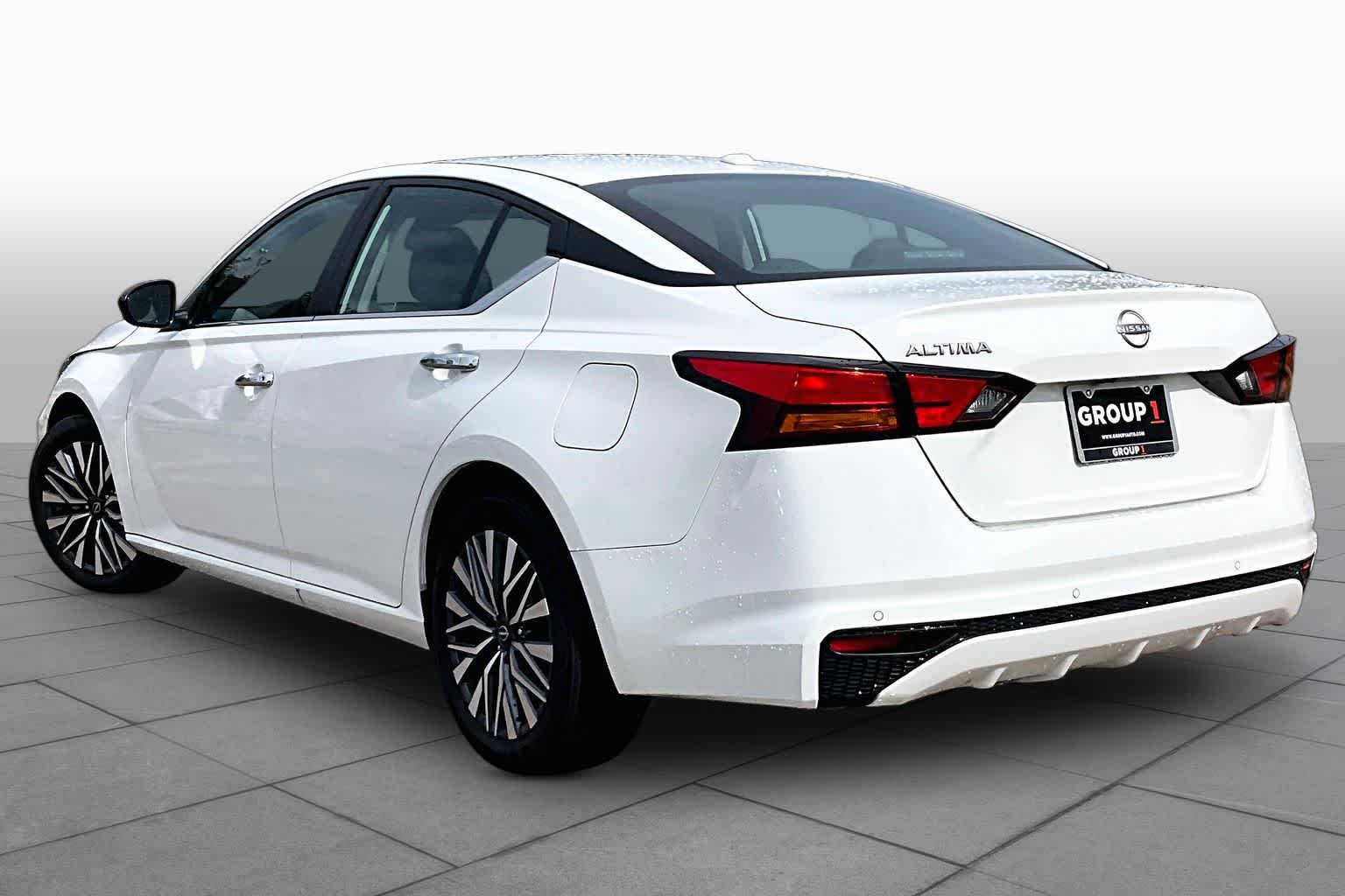 2025 Nissan Altima SV - 10