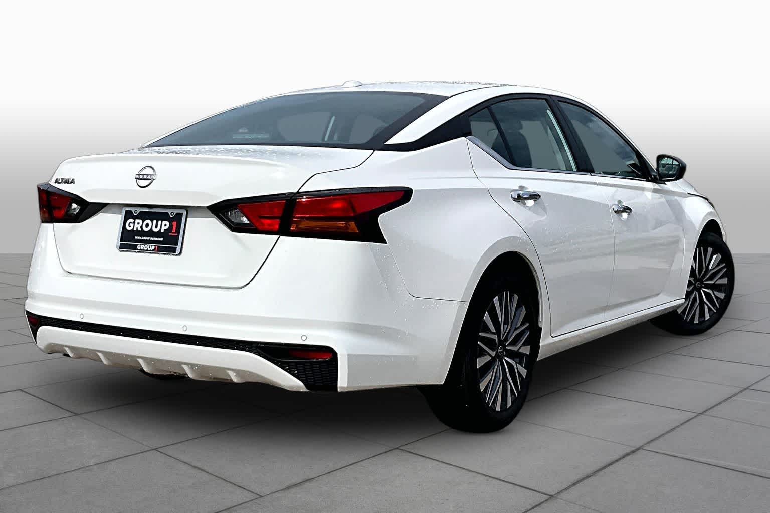 2025 Nissan Altima SV - 11