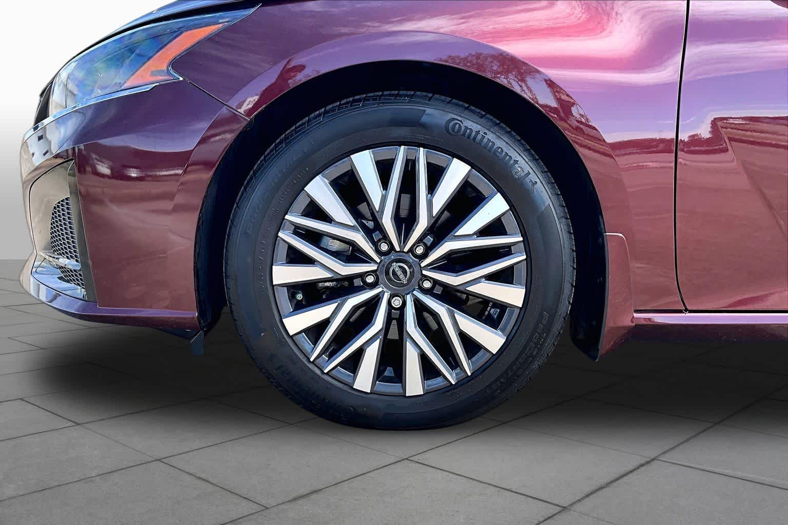 2023 Nissan Altima photo 11 of 35