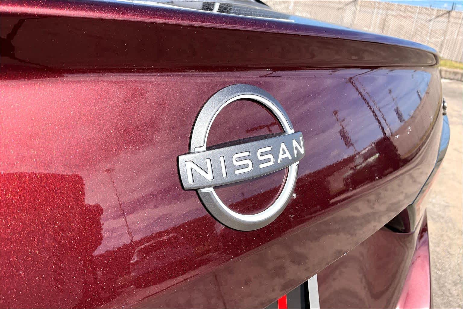 2023 Nissan Altima photo 10 of 35