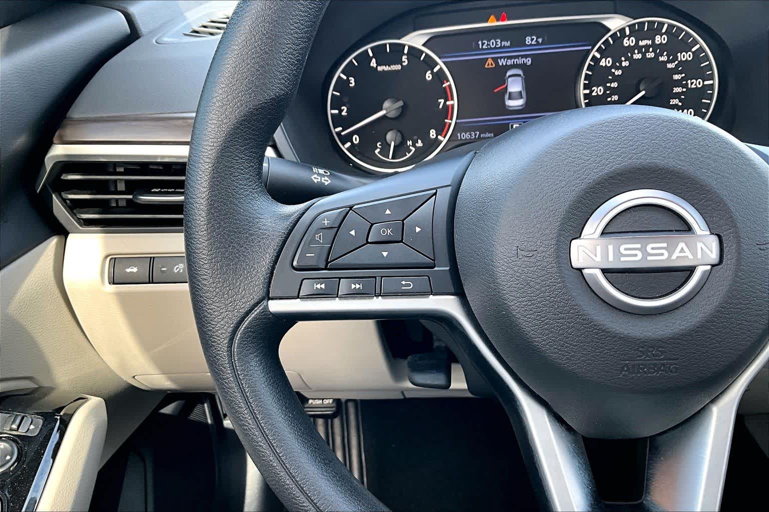 2023 Nissan Altima photo 24 of 35