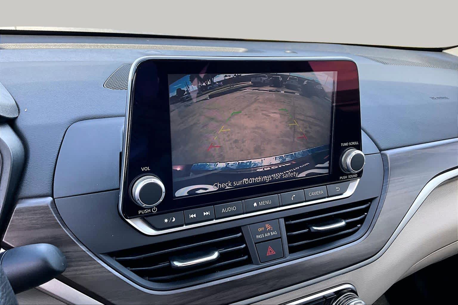 2023 Nissan Altima photo 27 of 35