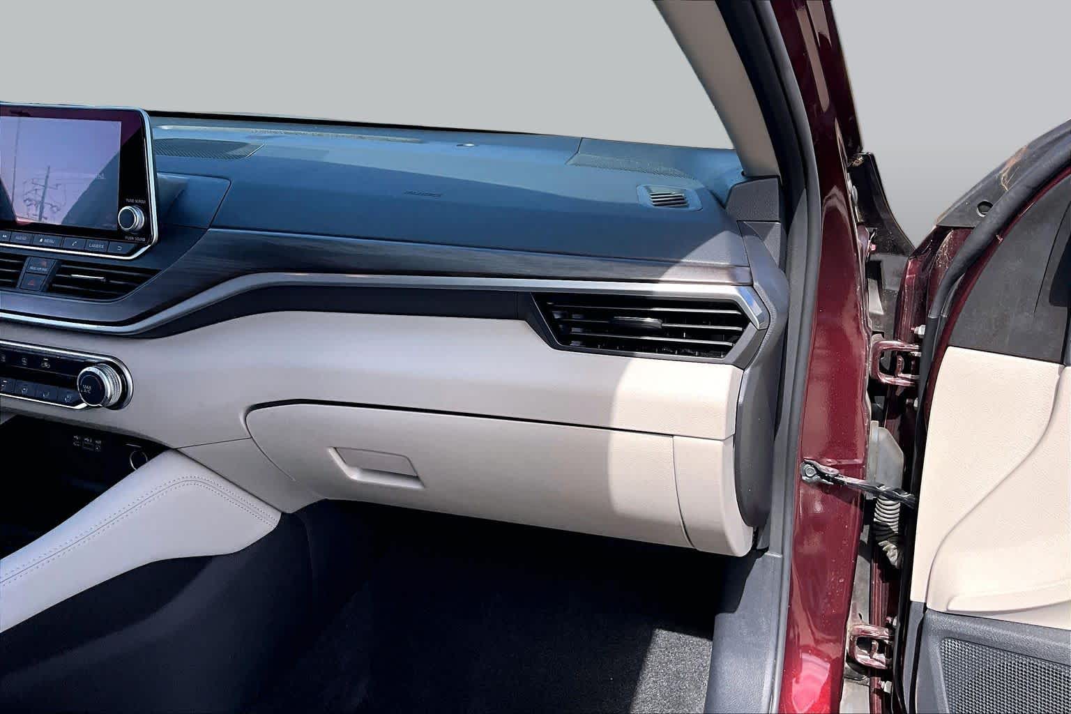 2023 Nissan Altima photo 19 of 35