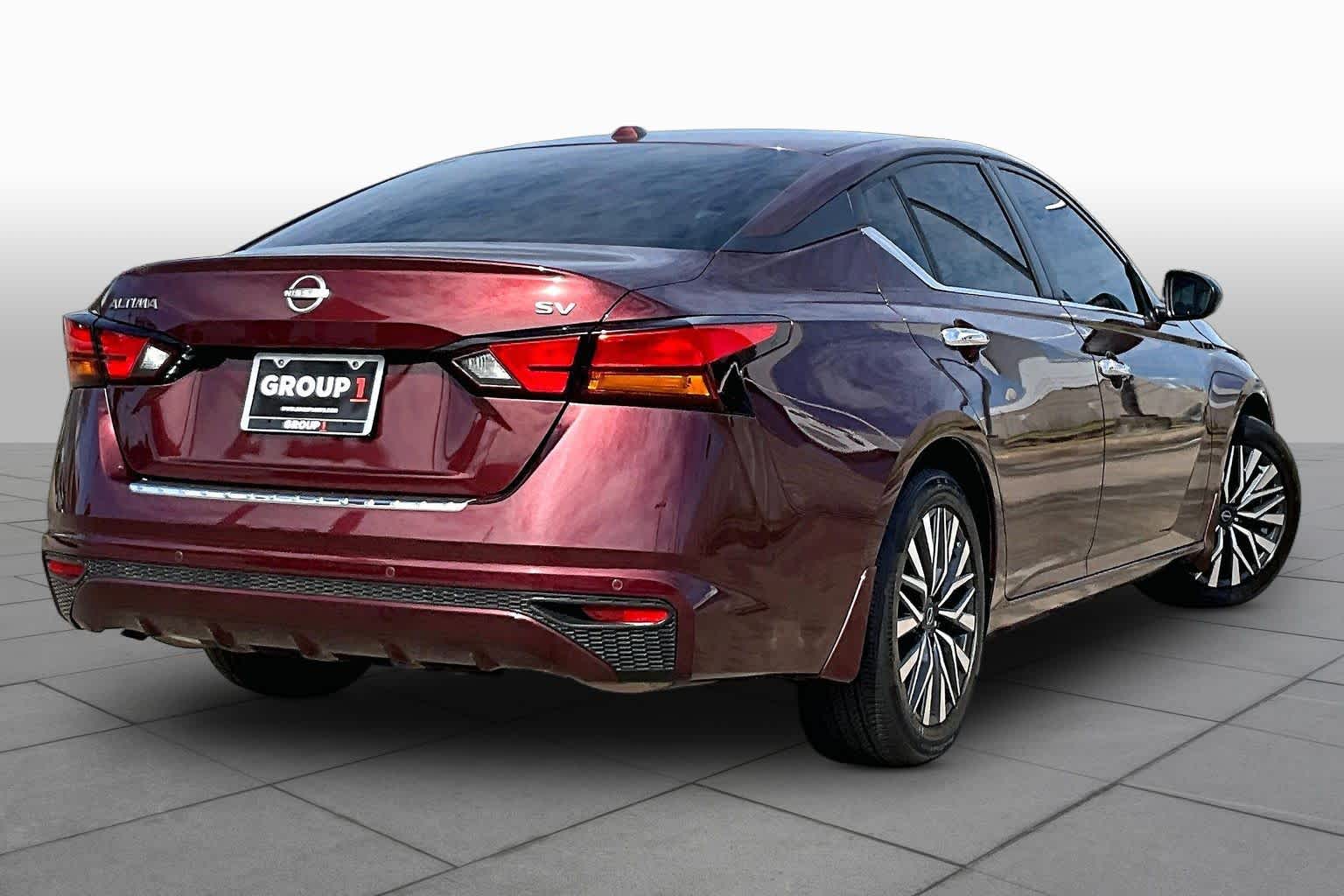 2023 Nissan Altima photo 13 of 35
