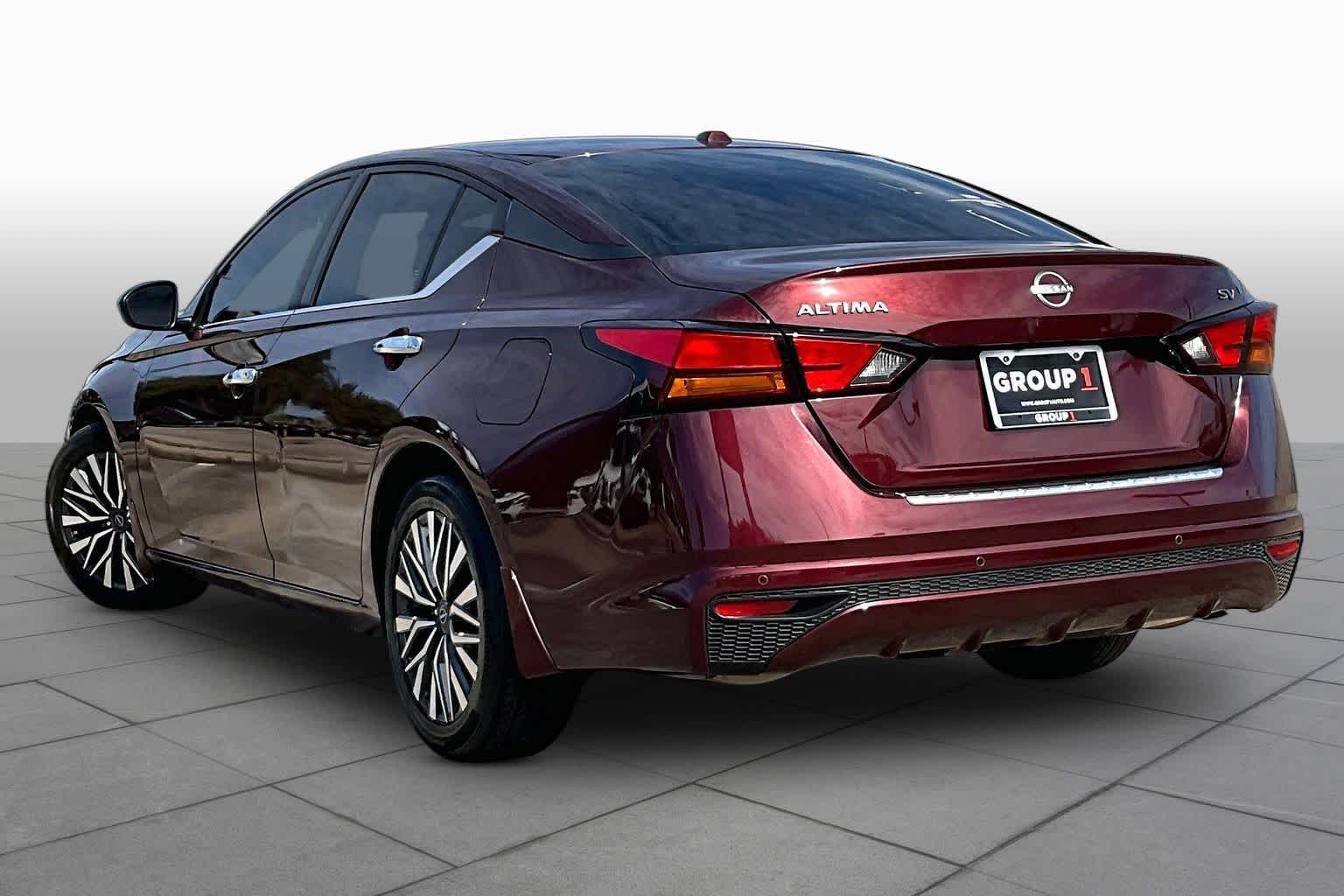 2023 Nissan Altima photo 12 of 35
