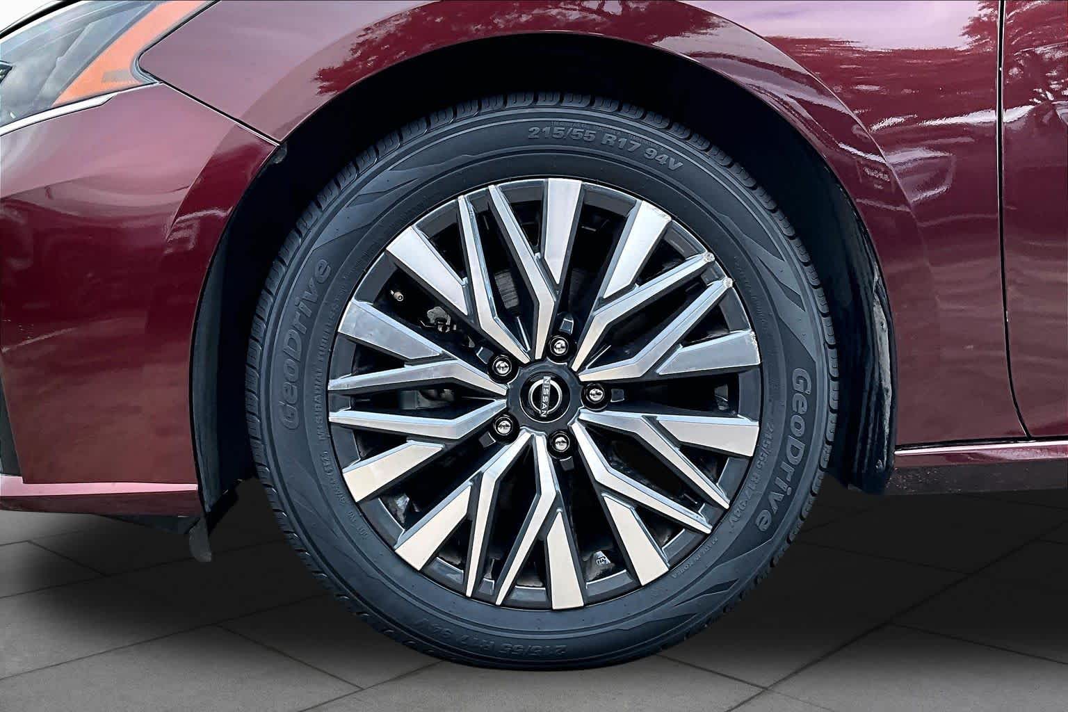 2024 Nissan Altima 2.5 SV Garnet Pearl Metallic at HGreg Houston