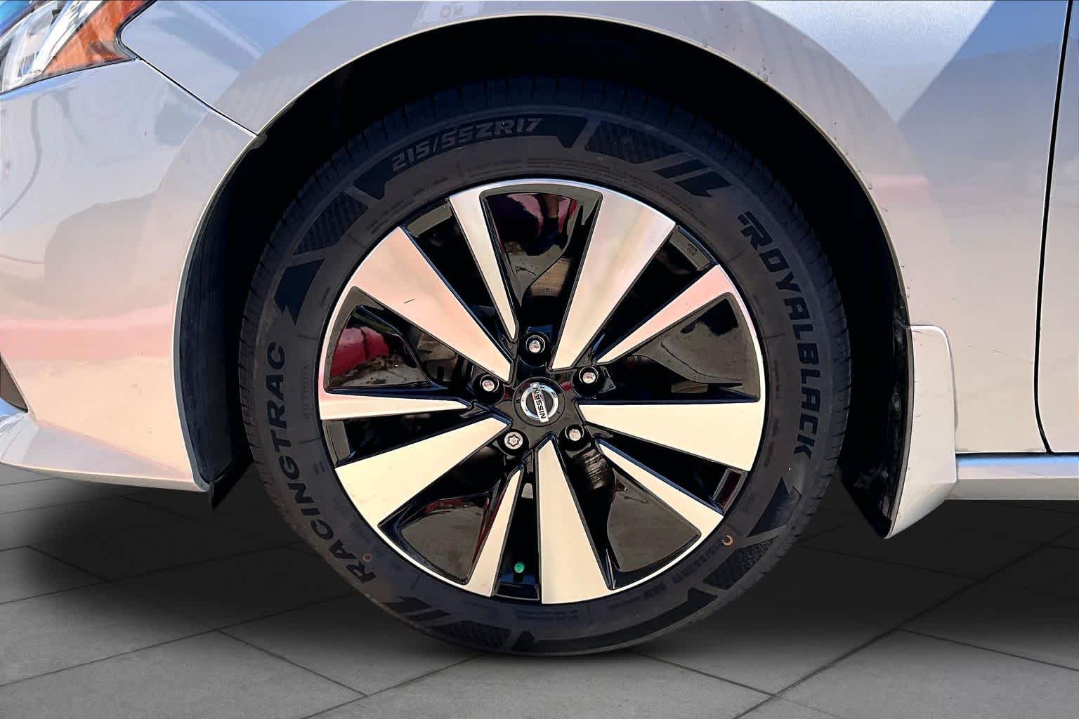 2022 Nissan Altima 2.5 SV Brilliant Silver Metallic at Lexus of Clear Lake