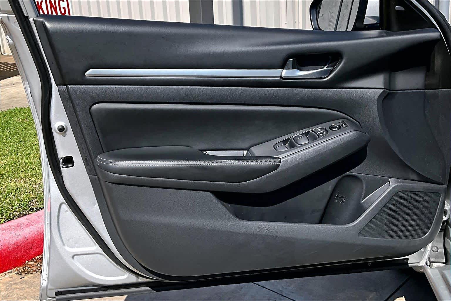 2022 Nissan Altima 2.5 SV Brilliant Silver Metallic at Lexus of Clear Lake