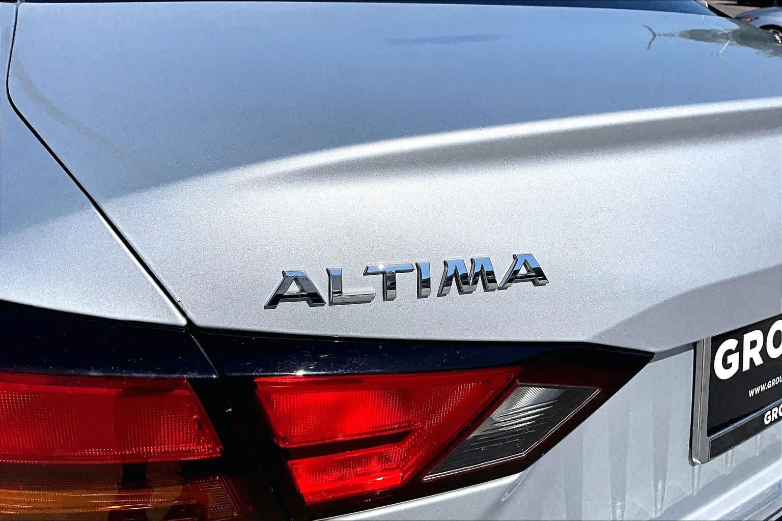 2022 Nissan Altima 2.5 SV Brilliant Silver Metallic at Lexus of Clear Lake