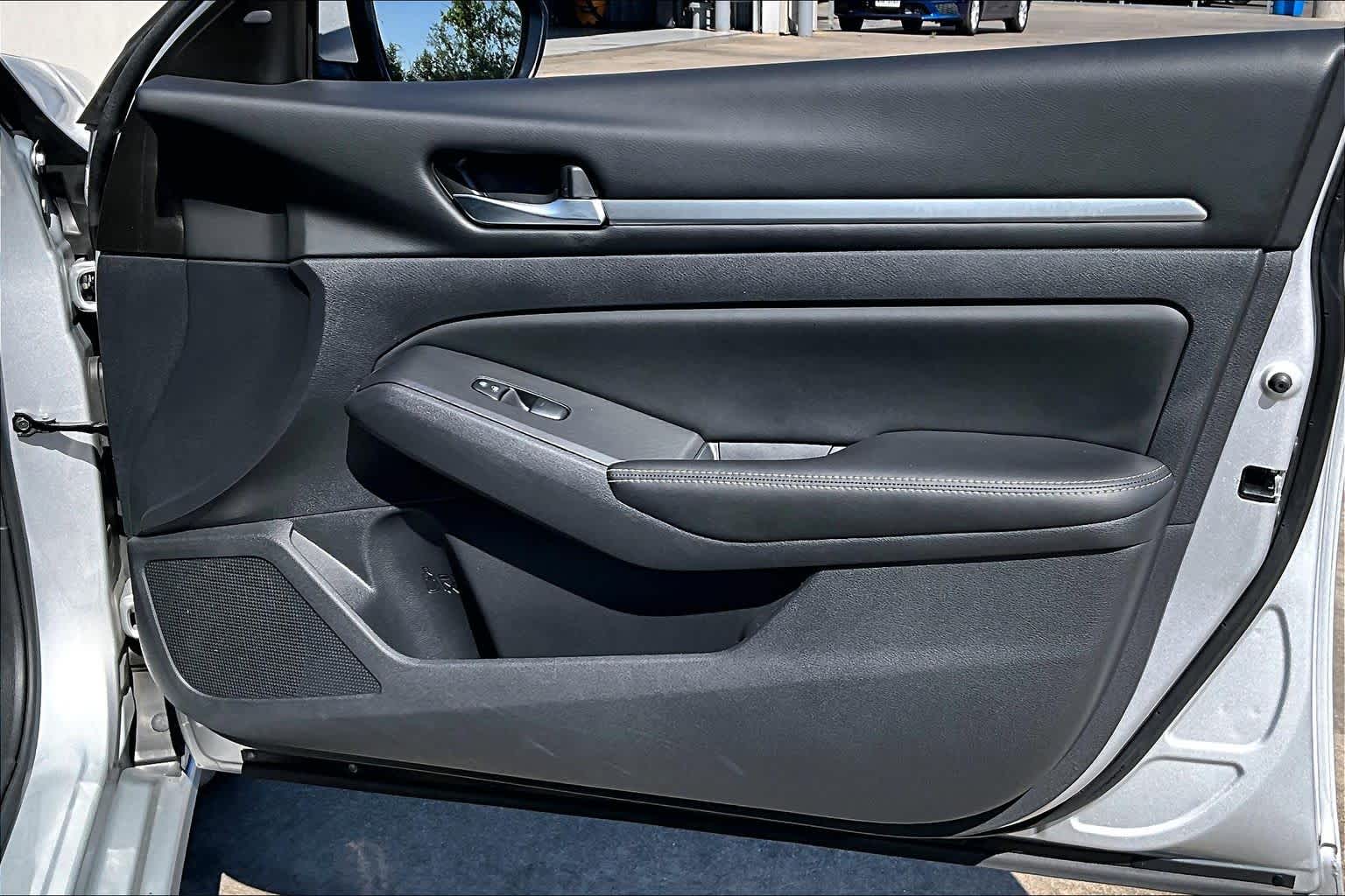 2022 Nissan Altima 2.5 SV Brilliant Silver Metallic at Lexus of Clear Lake