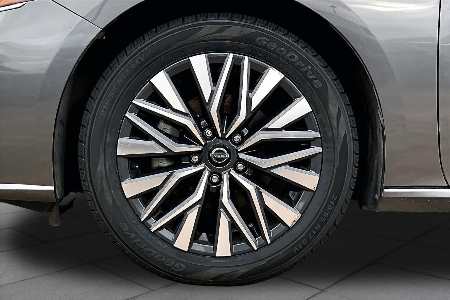 2024 Nissan Altima 2.5 SV Gun Metallic at HGreg Houston