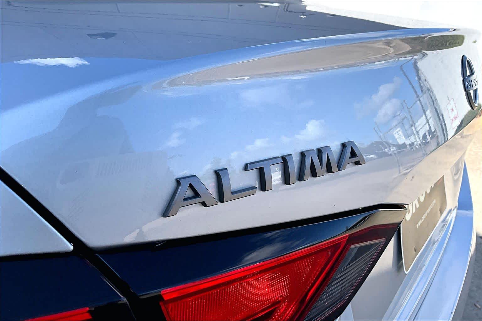 2024 Nissan Altima 2.5 SL Brilliant Silver Metallic at Sterling McCall Nissan