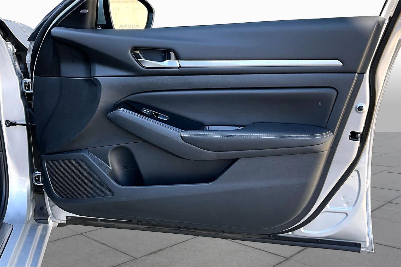 2024 Nissan Altima 2.5 SL Brilliant Silver Metallic at Sterling McCall Nissan