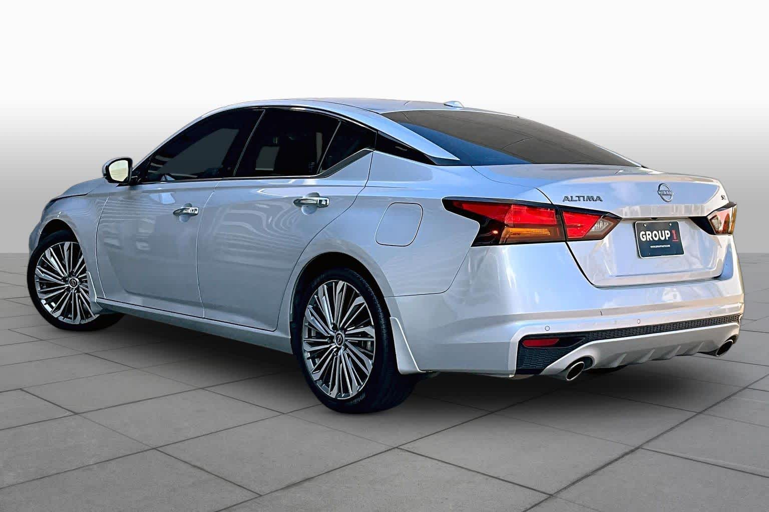 2024 Nissan Altima 2.5 SL Brilliant Silver Metallic at Sterling McCall Nissan