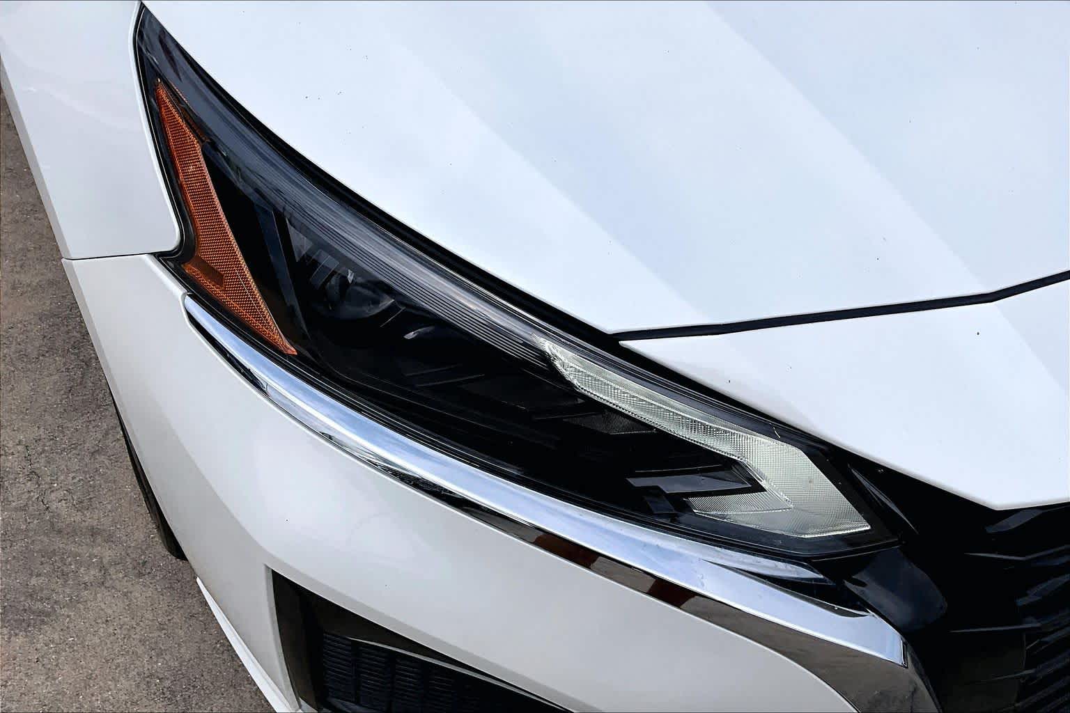 2024 Nissan Altima 2.5 SL Pearl White Tricoat at Sterling McCall Nissan