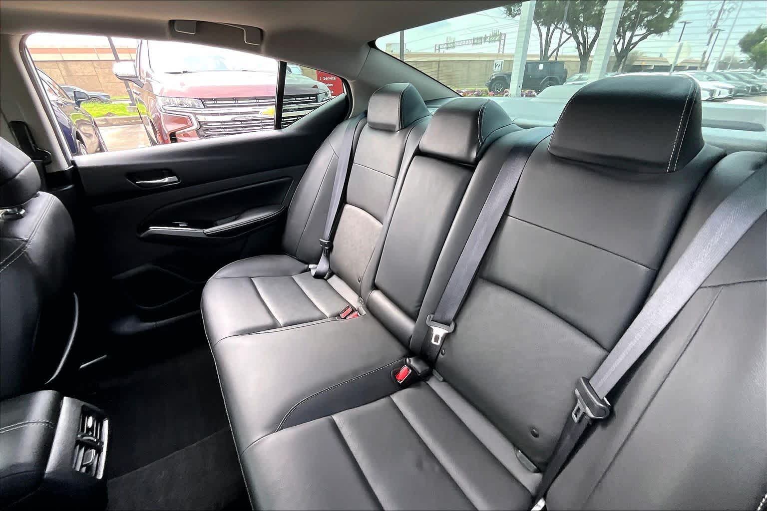 2024 Nissan Altima 2.5 SL Pearl White Tricoat at Sterling McCall Nissan