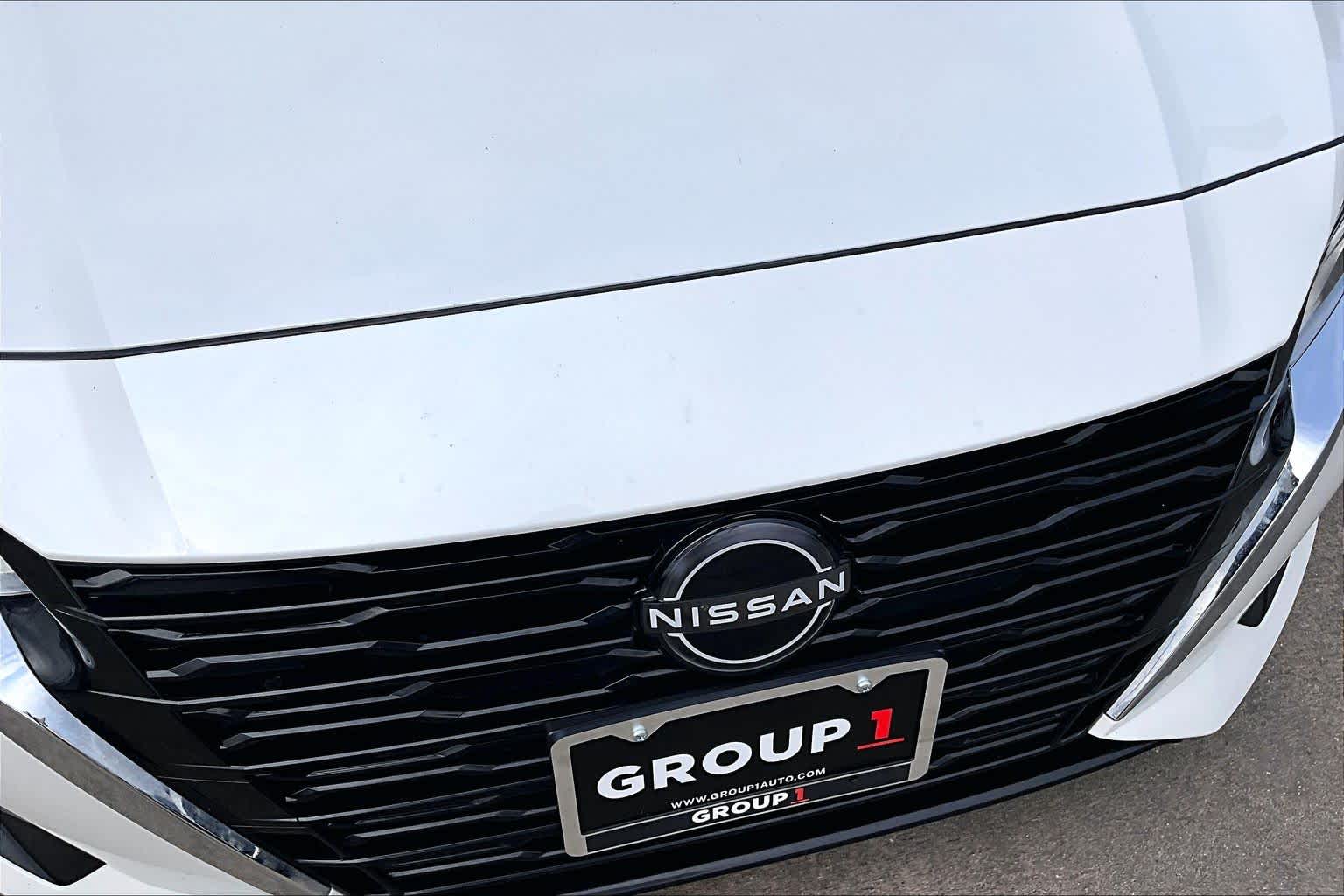 2024 Nissan Altima 2.5 SL Pearl White Tricoat at Sterling McCall Nissan