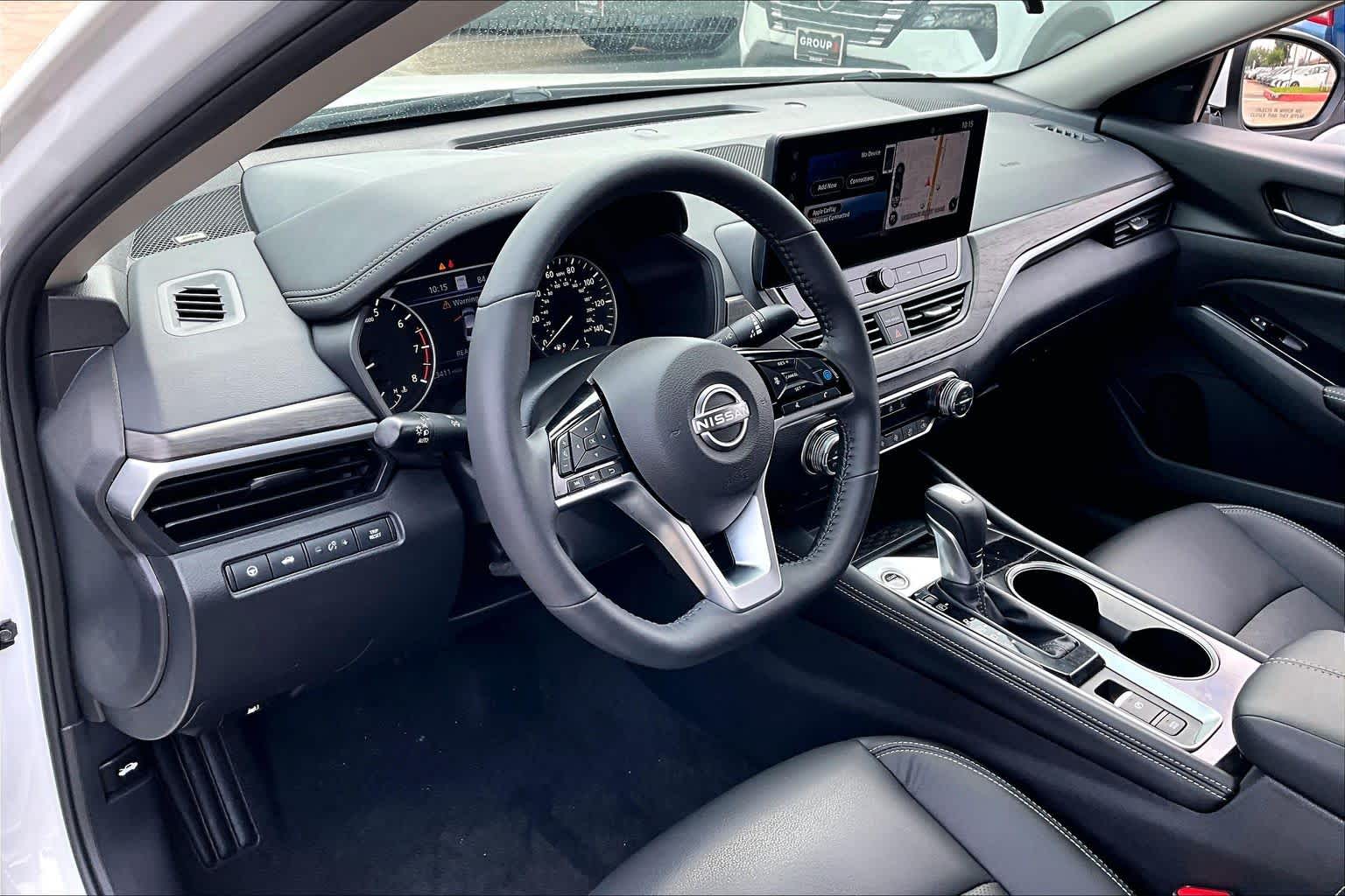 2024 Nissan Altima 2.5 SL Pearl White Tricoat at Sterling McCall Nissan
