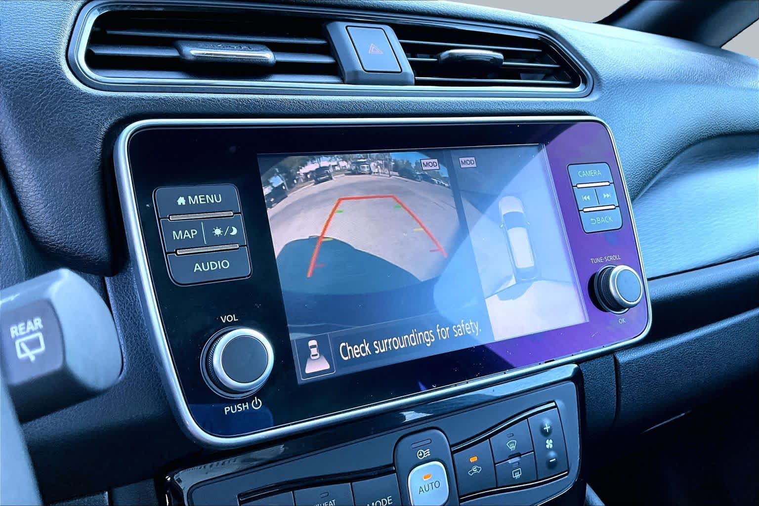 2024 Nissan LEAF photo 25 of 33
