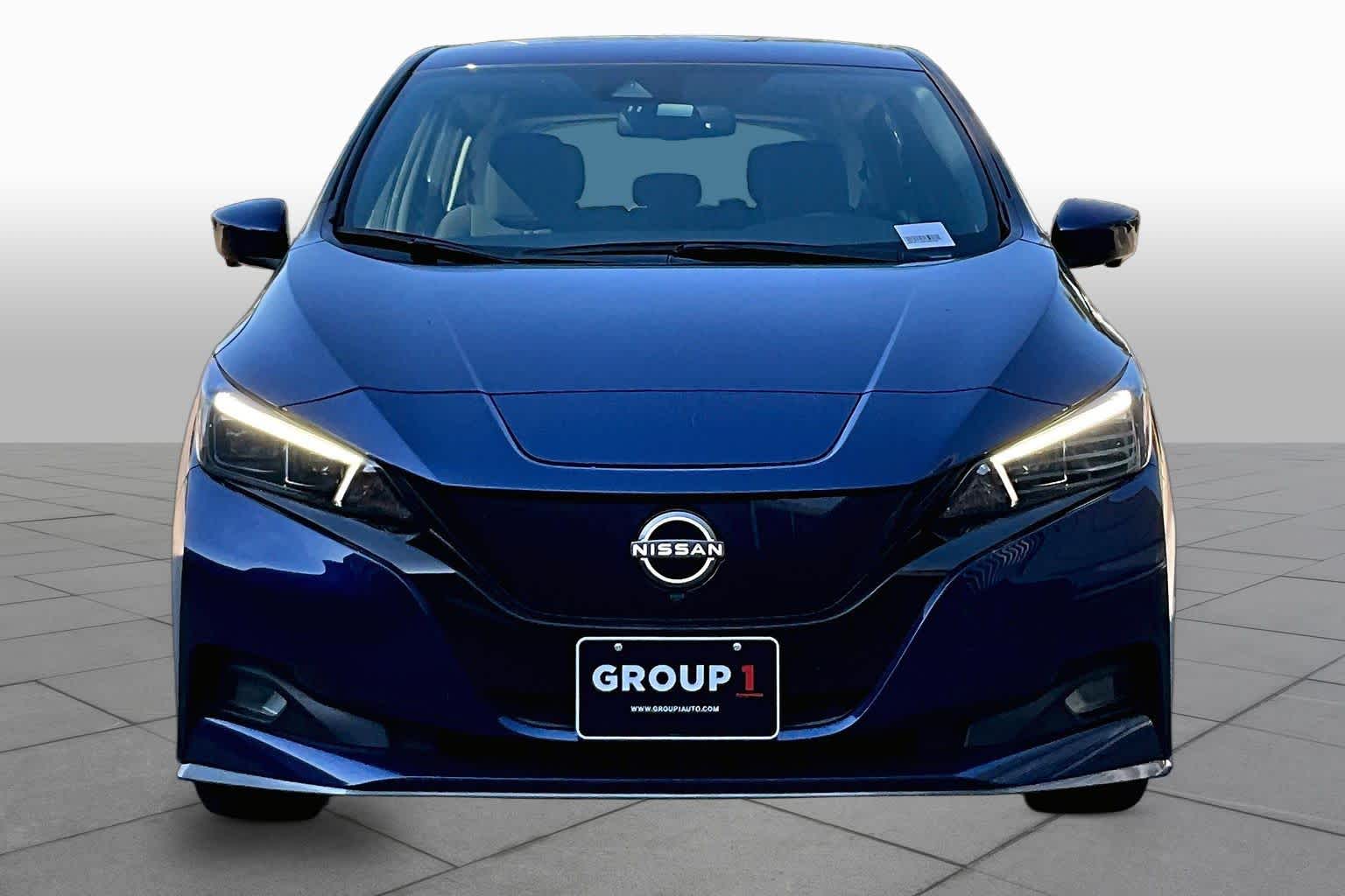 2024 Nissan LEAF photo 3 of 33