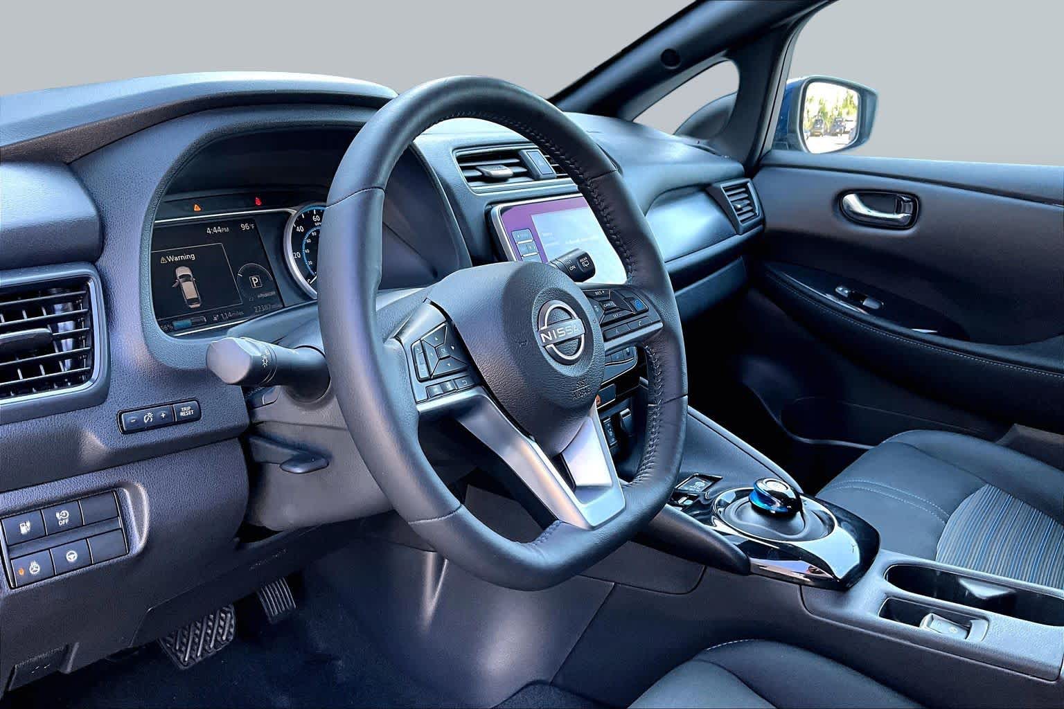 2024 Nissan LEAF photo 16 of 33