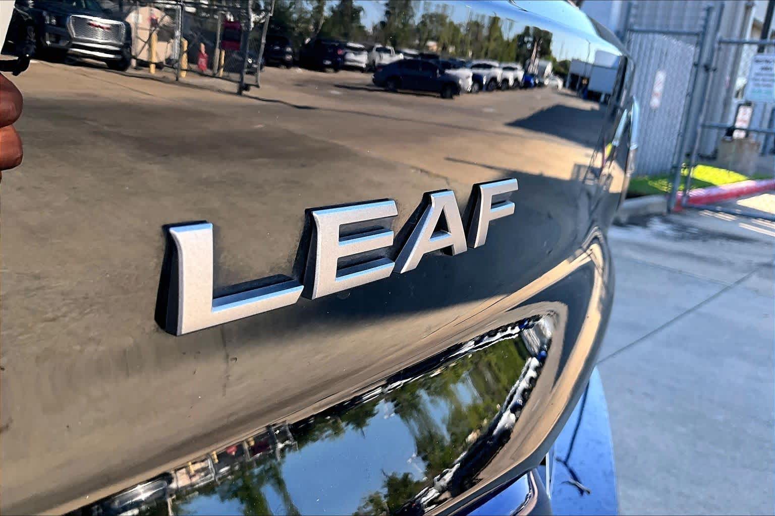 2024 Nissan LEAF photo 29 of 33