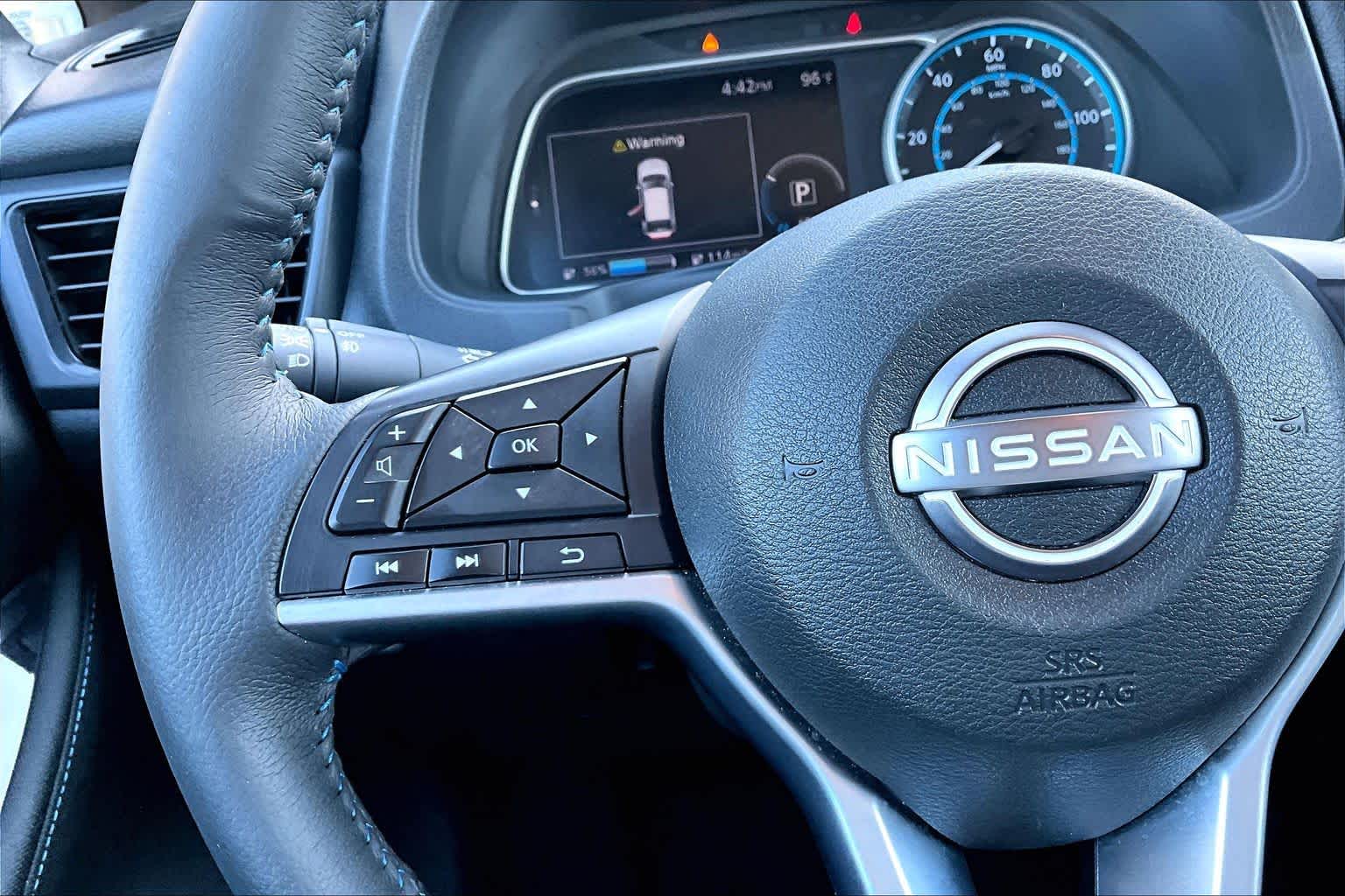 2024 Nissan LEAF photo 22 of 33