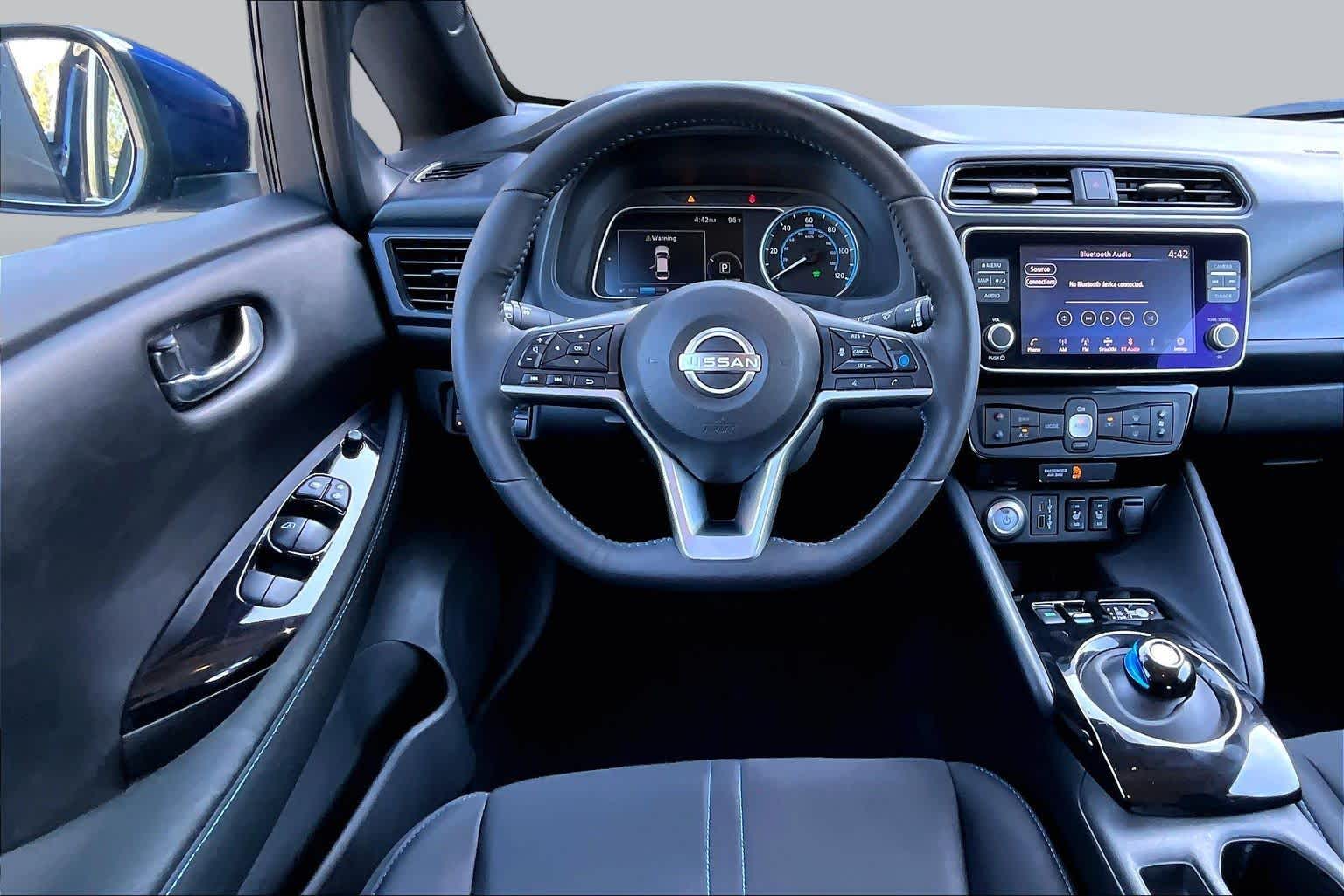 2024 Nissan LEAF photo 5 of 33