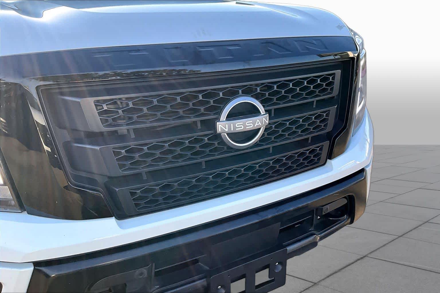 2023 Nissan Titan SV Glacier White at Beck & Masten Kia