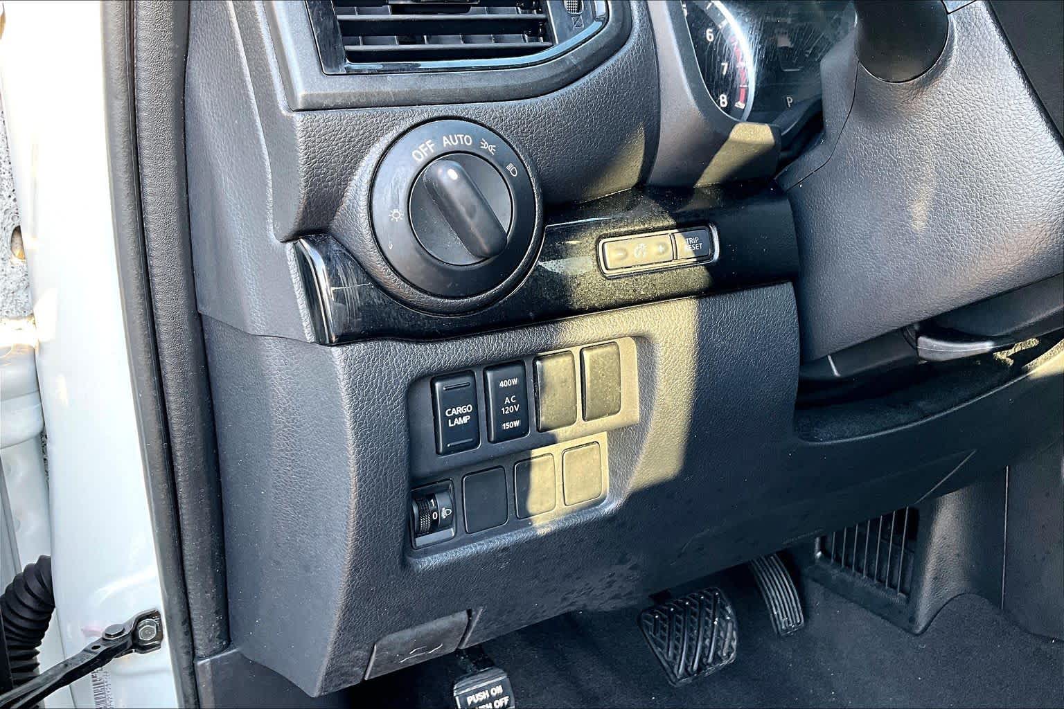 2023 Nissan Titan SV Glacier White at Beck & Masten Kia