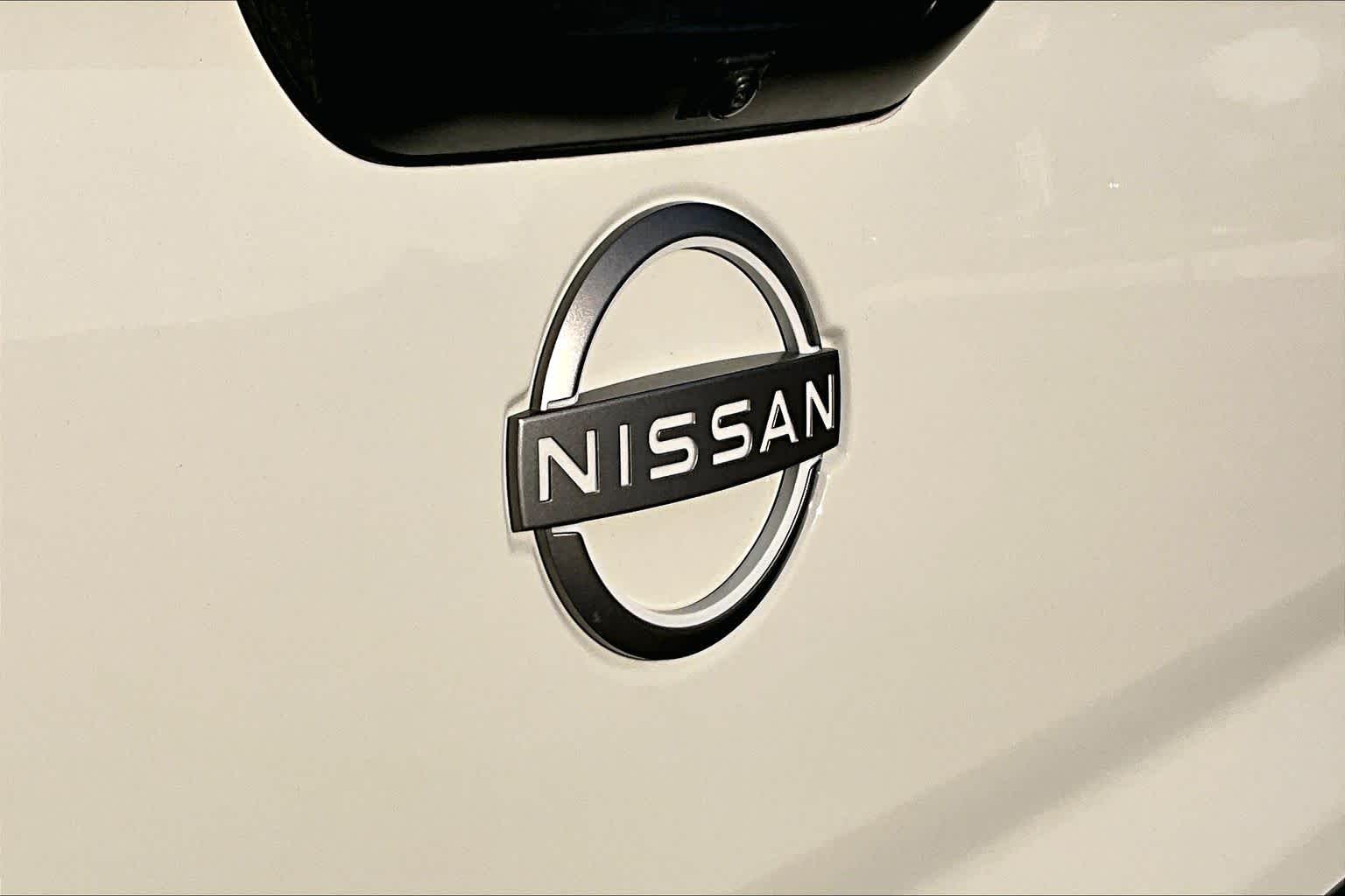 2023 Nissan Titan SV Glacier White at Beck & Masten Kia