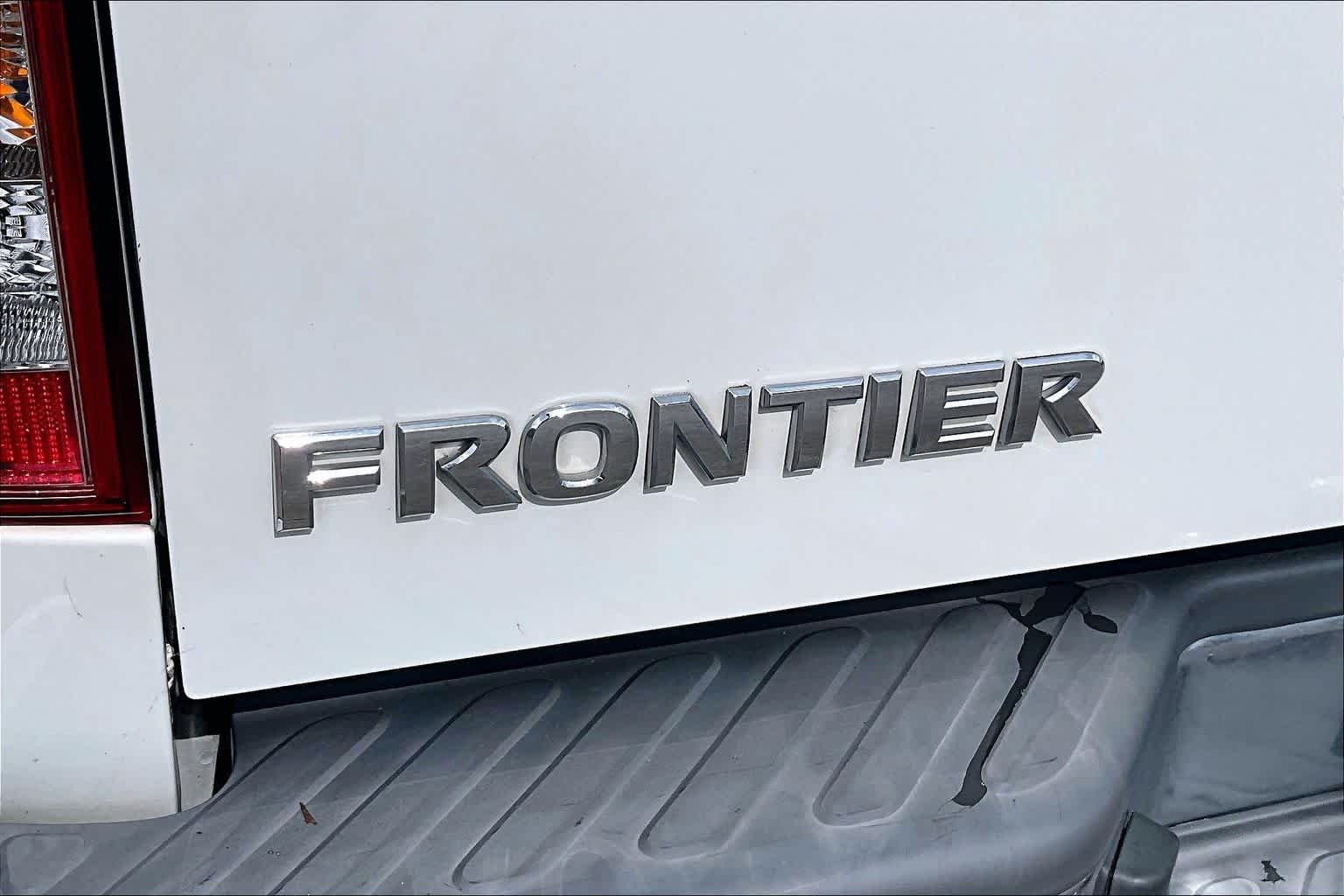2016 Nissan Frontier SV Glacier White at AutoNation USA Houston