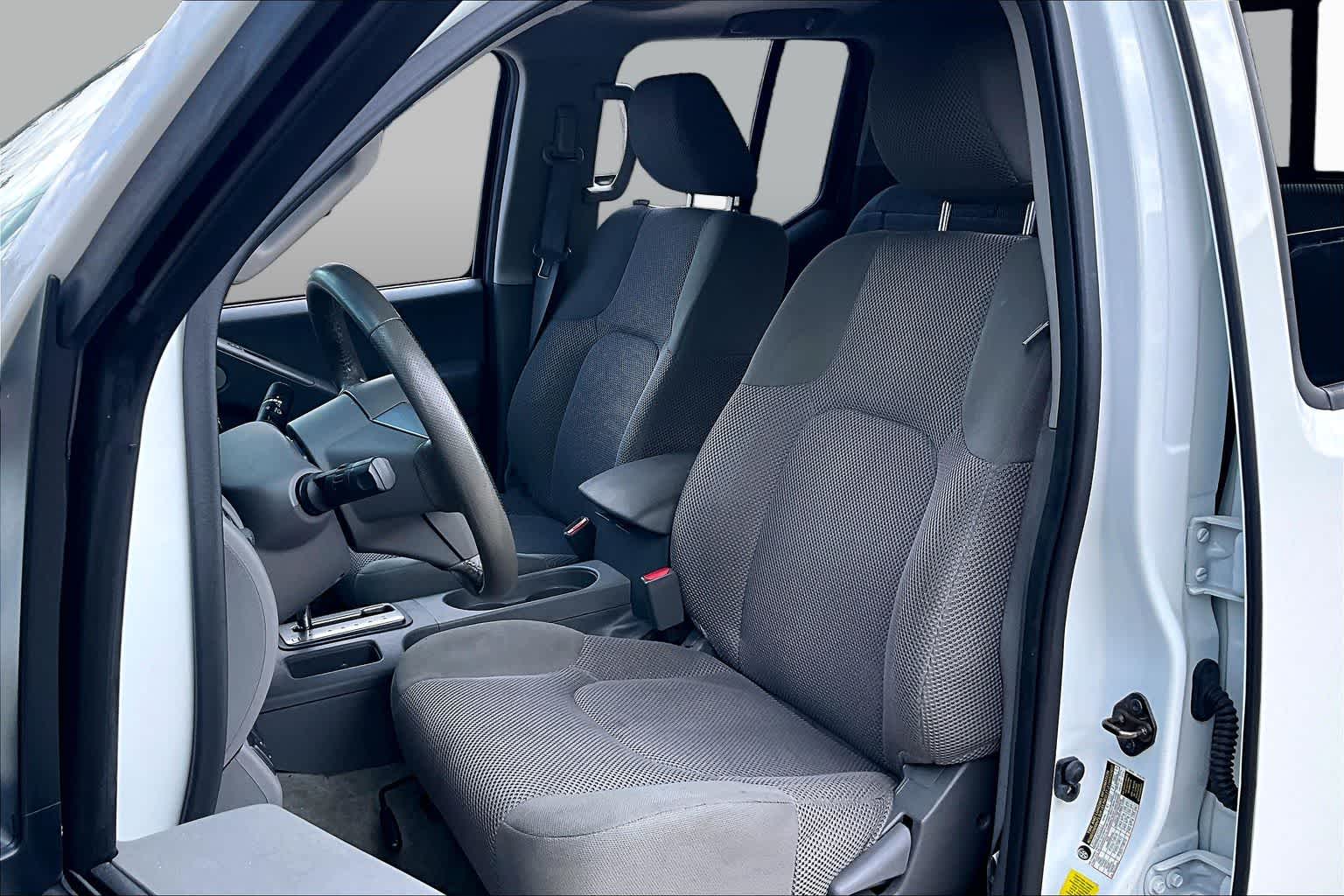 2016 Nissan Frontier SV Glacier White at AutoNation USA Houston