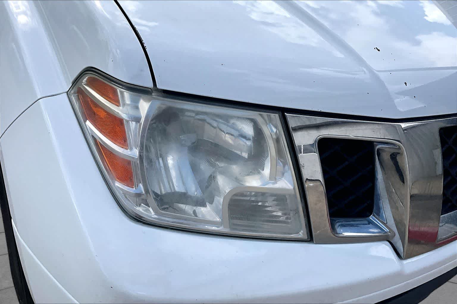 2016 Nissan Frontier SV Glacier White at AutoNation USA Houston
