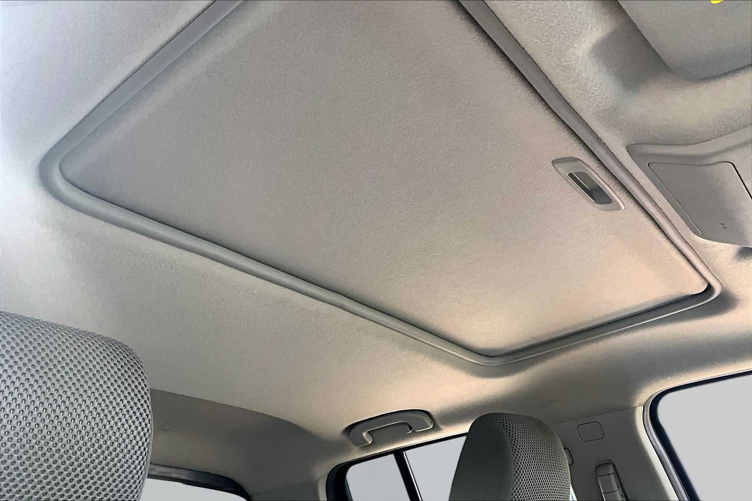 2016 Nissan Frontier SV Glacier White at AutoNation USA Houston