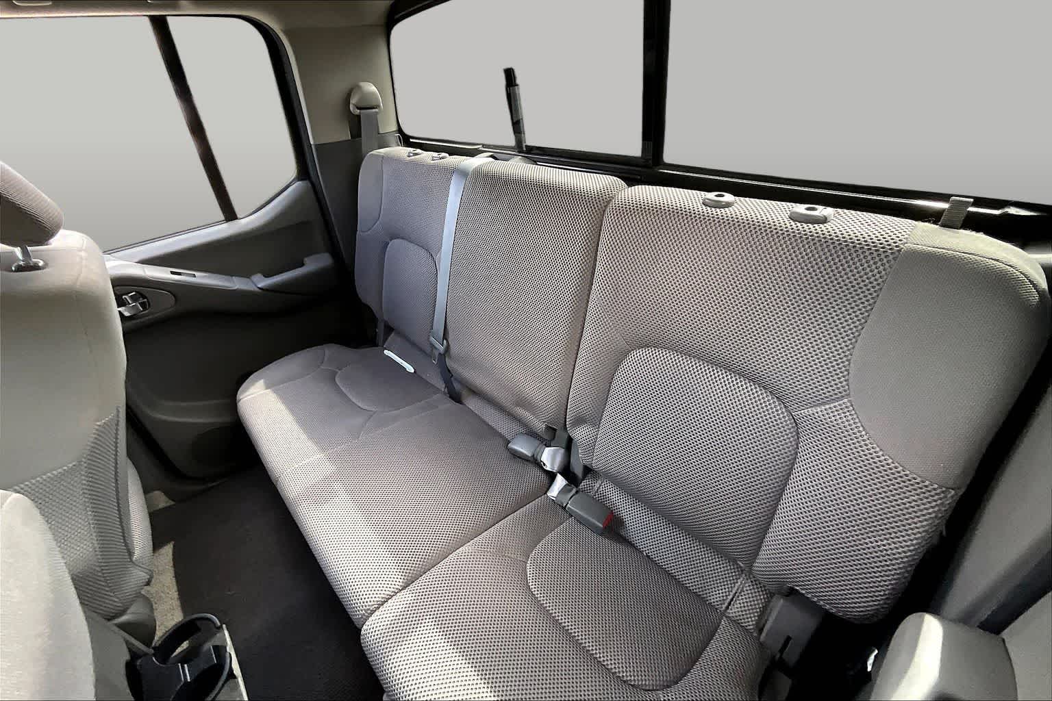 2016 Nissan Frontier SV Glacier White at AutoNation USA Houston