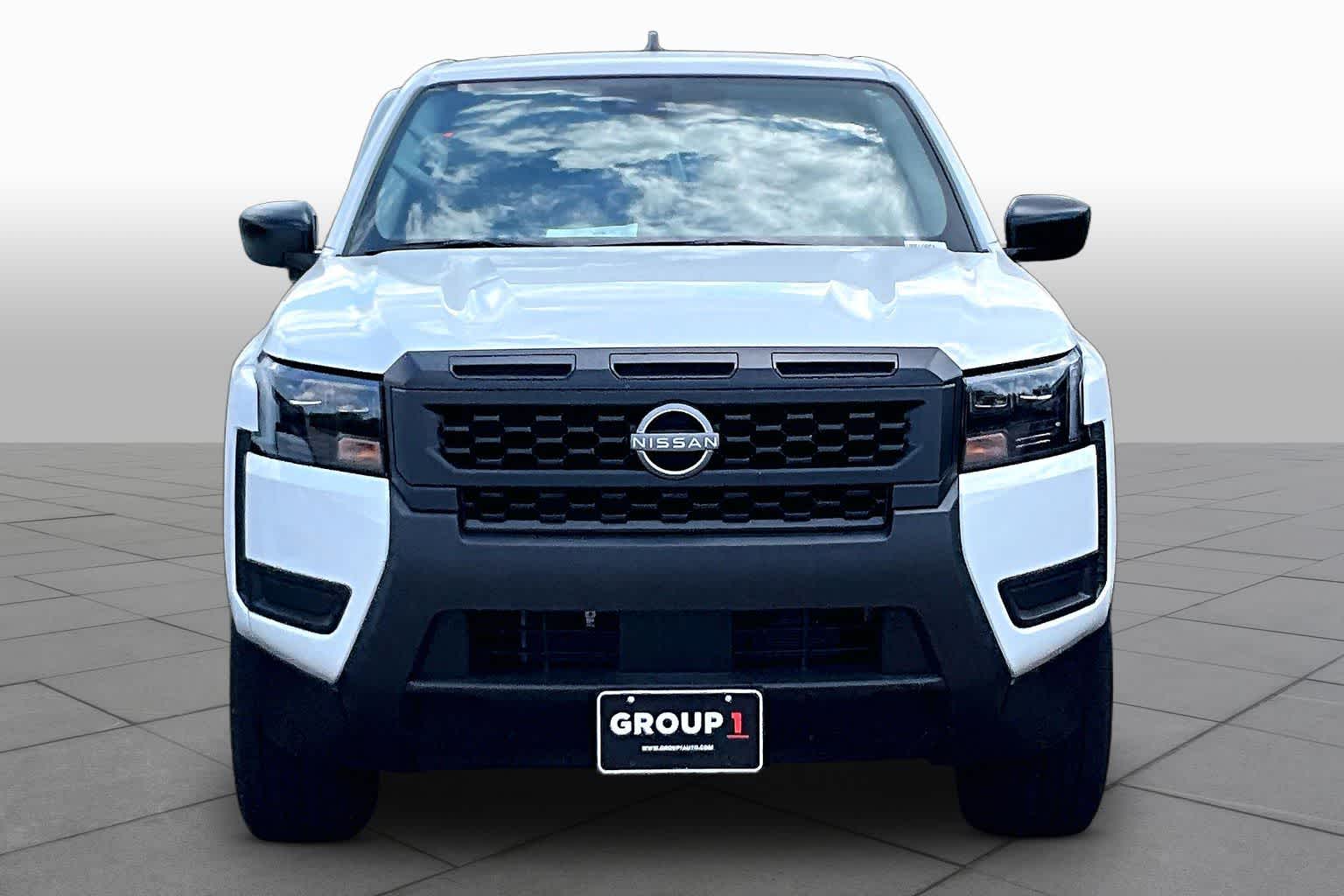 2027 Nissan Frontier photo 3 of 19