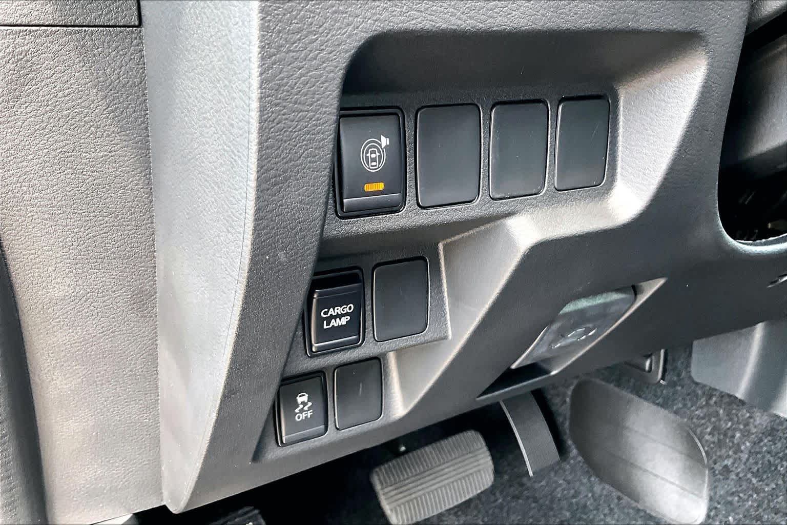 2027 Nissan Frontier photo 14 of 19