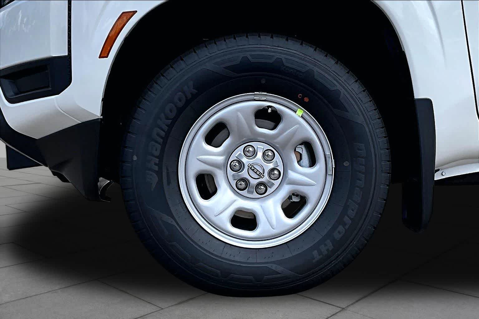 2027 Nissan Frontier photo 8 of 19