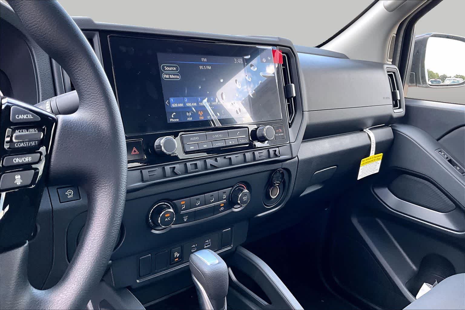 2027 Nissan Frontier photo 5 of 19