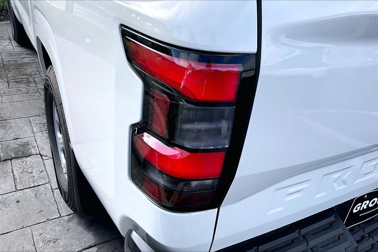 2025 Nissan Frontier S - 11