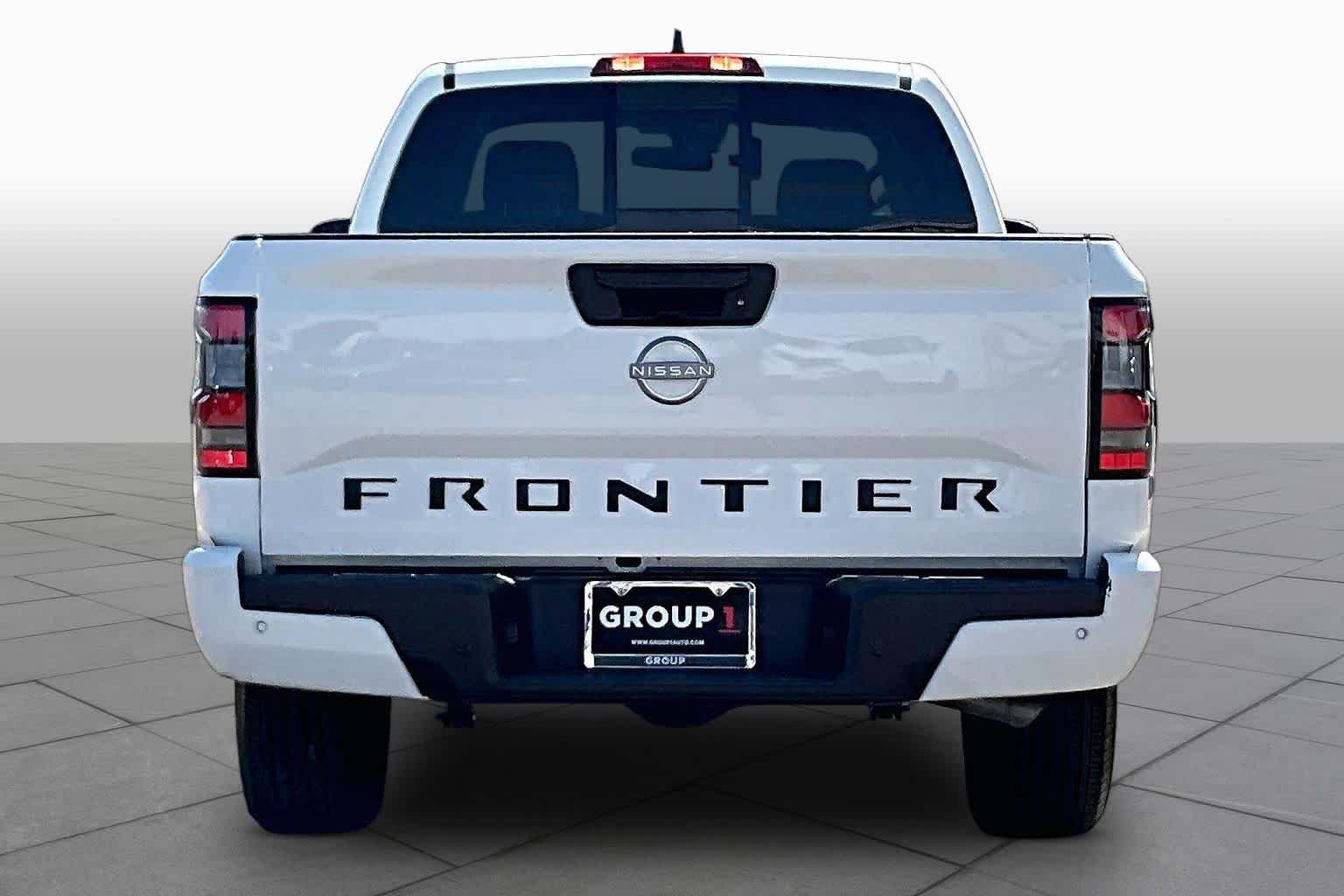 2025 Nissan Frontier SV - 8