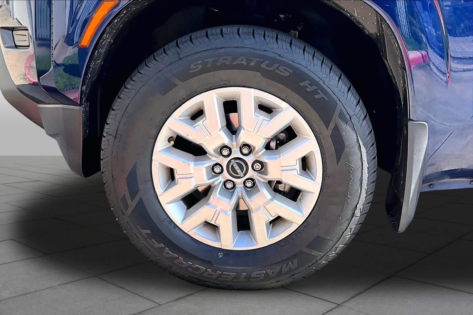 2022 Nissan Frontier SV - 9