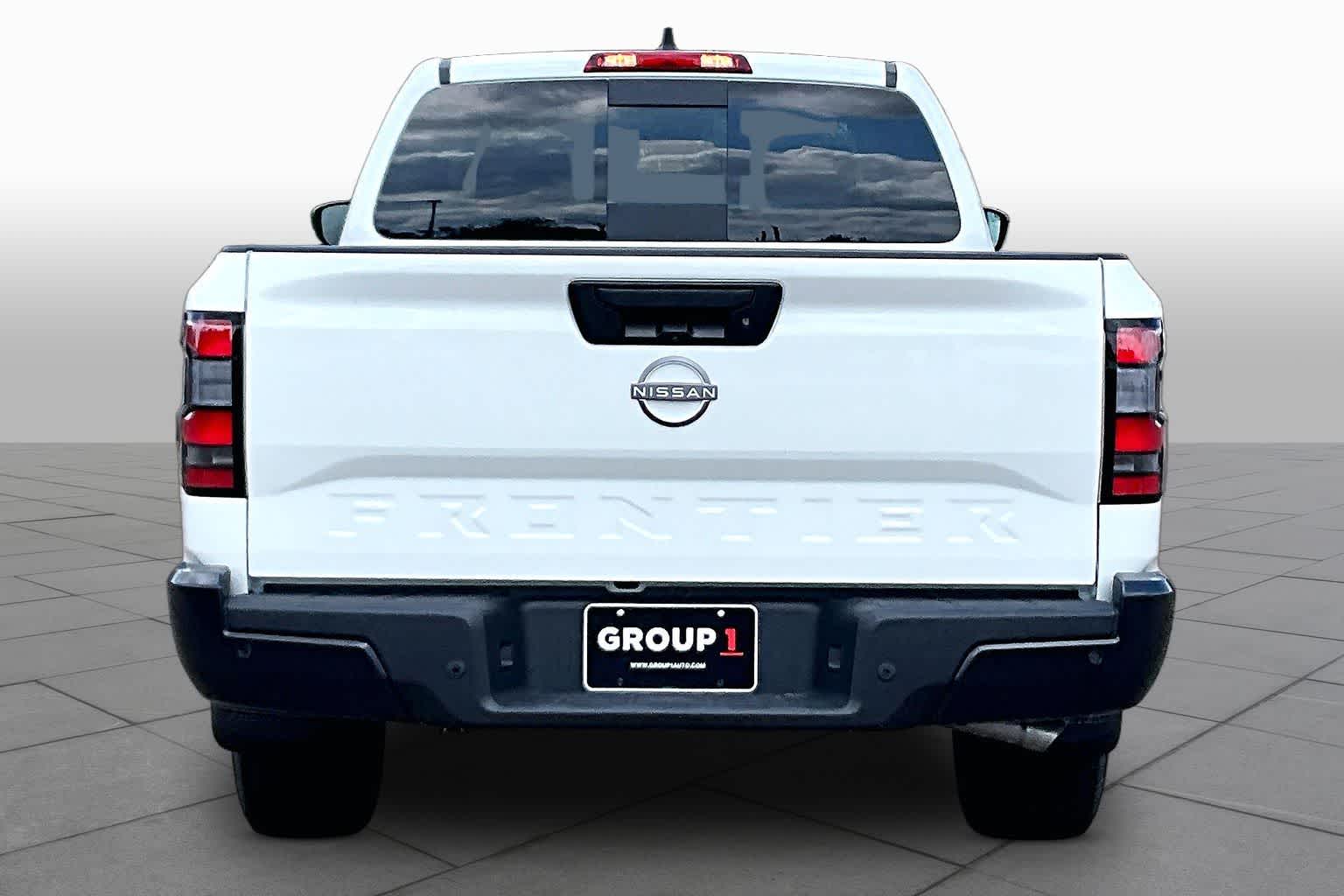 2027 Nissan Frontier photo 4 of 19